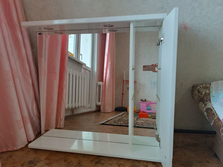 Продам шкафчик с зеркалом в ванну