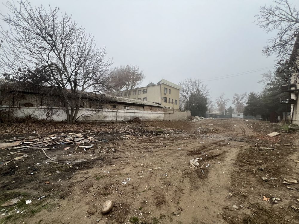 Қибрай тум марказ 14 соток йўл юзи хусуси кадасрт ер Ориент KIA автоса