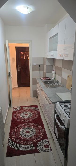 Inchiriez garsoniera uzina 2