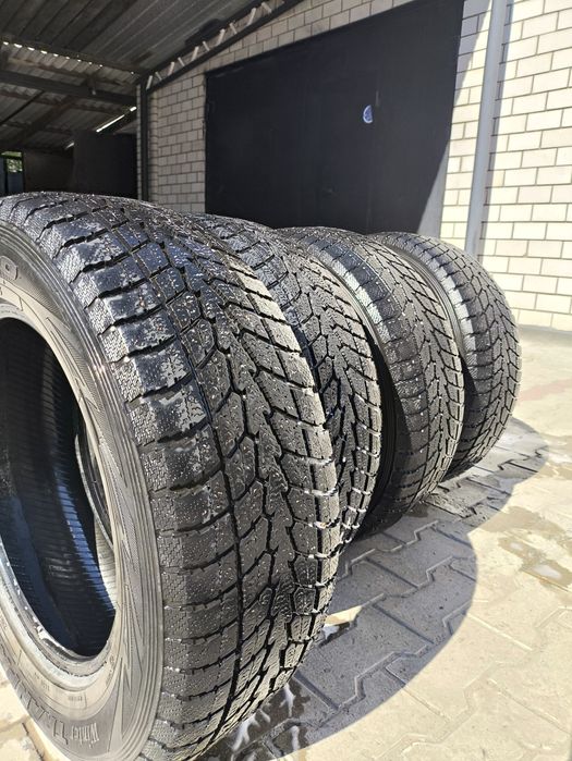 Шины  R16 215/65/16 липучка