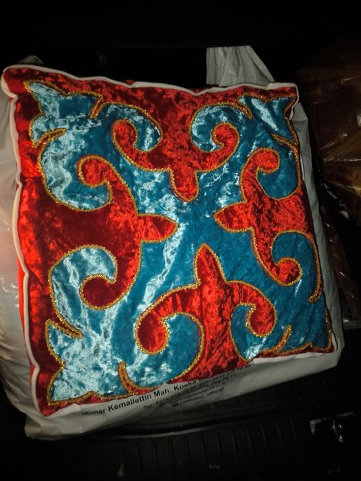 Продам комплект подушек