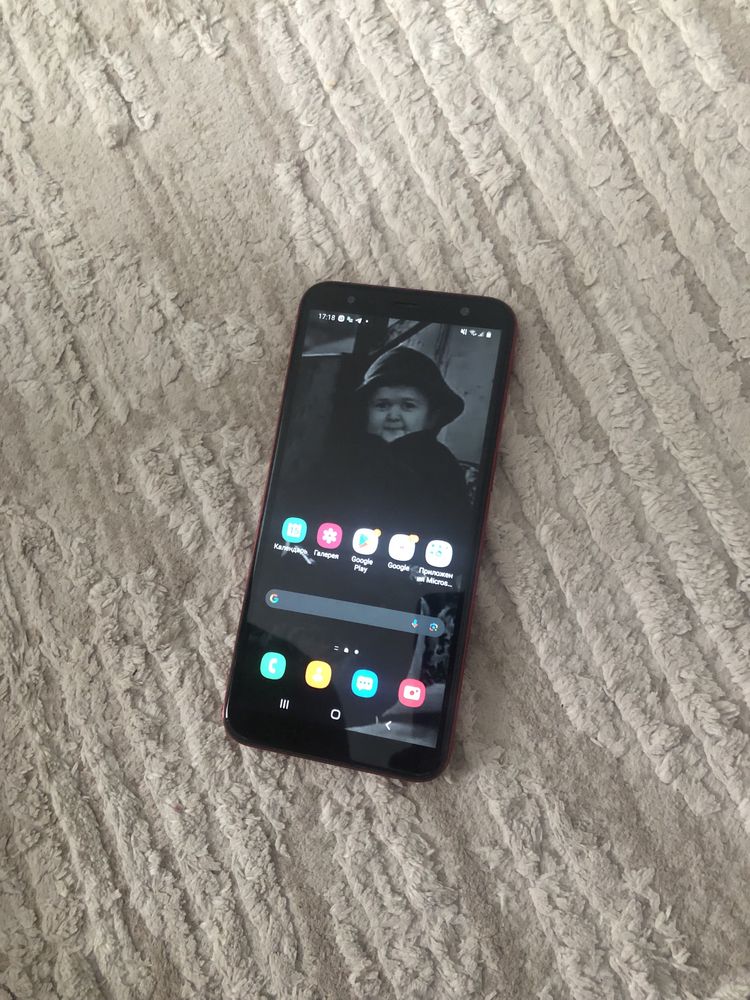 Продам срочно самсунг j6 plus