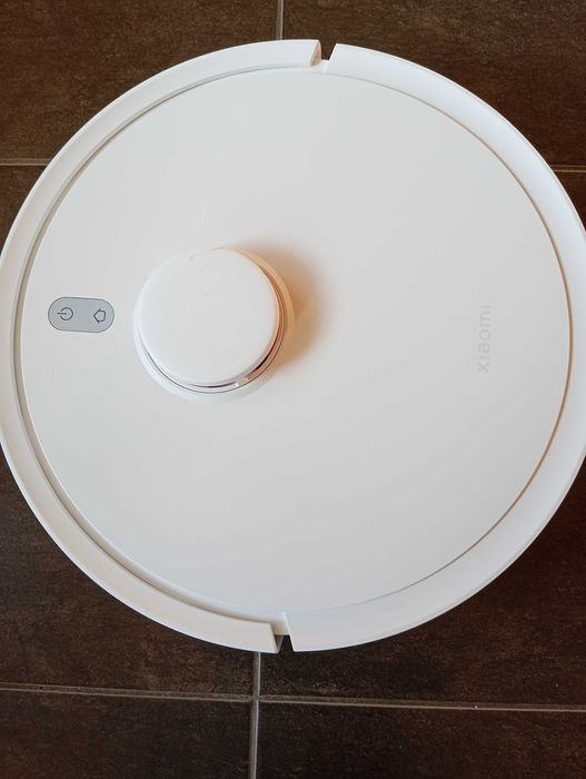 продавам прахосмукачка робот xiaomi mi robot s 20