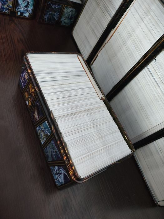 Тин с карти Yu Gi Oh