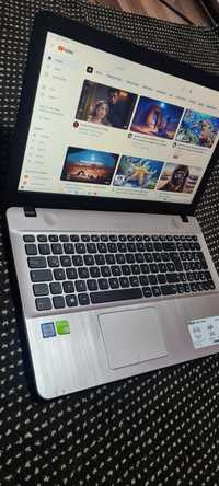 Vând Laptop Gaming cu i5 a7a generație cu SSD 500 GB..video 4GB Nvidia