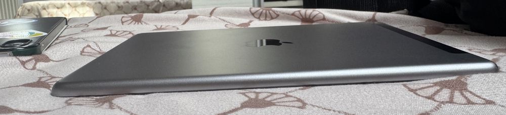 Ipad generatia 5, 128GB, Wifi+cellular