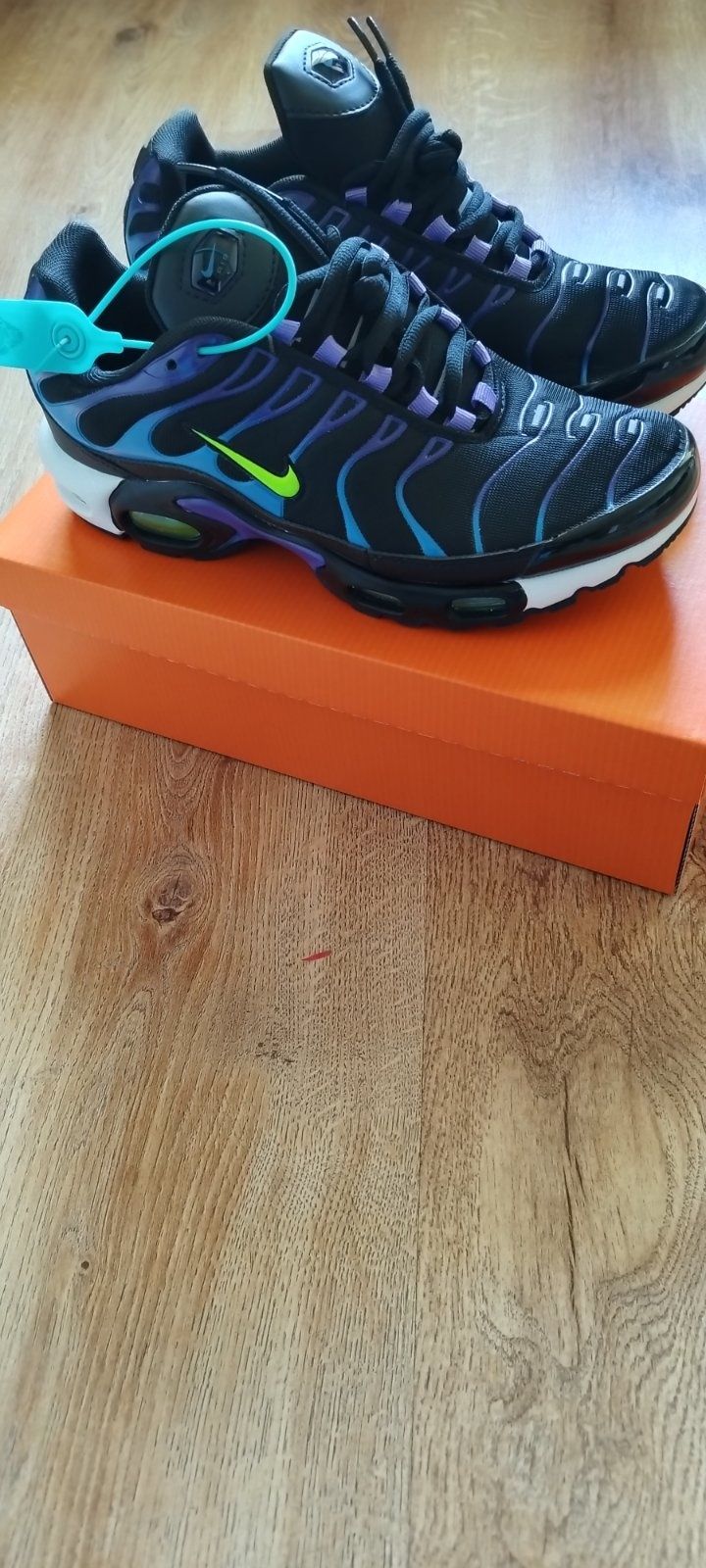 Nike Air Max plus kaomoji