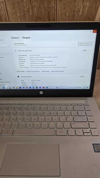 Hp pavilion i5 gen 8 A
