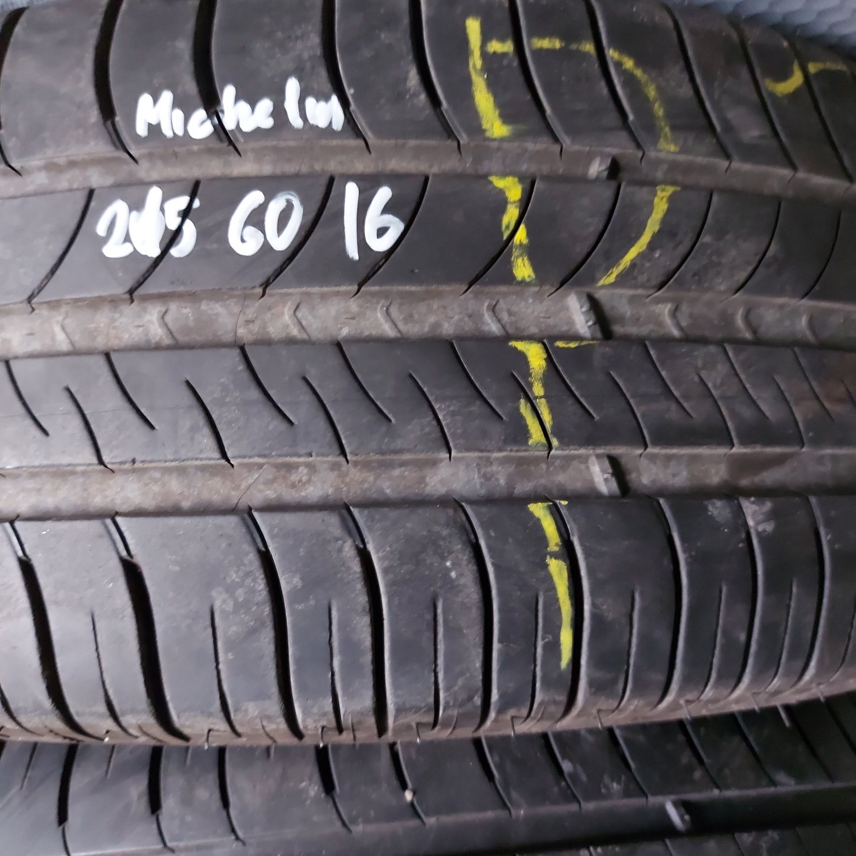 215/60/16"Michelin 2бр.гуми