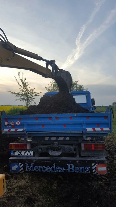 Transport pamant negru vegetal de padure