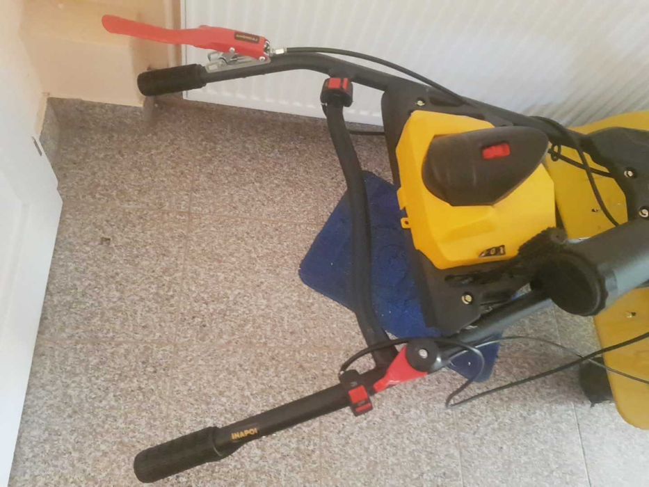 Vand motocultor agroland benzina 7cp 4 timpi cu remorca, ambele noi