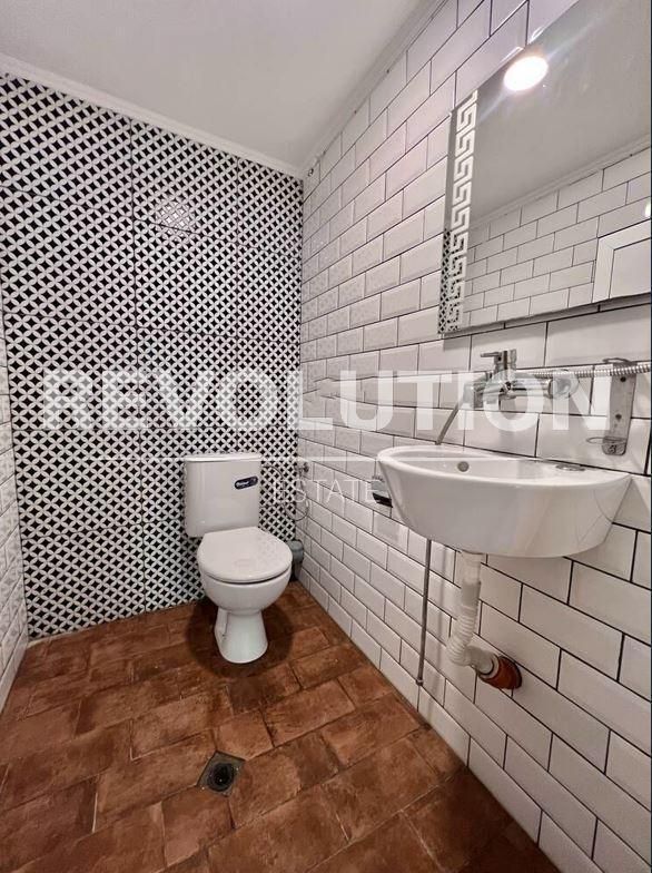 Дава се под наем Къща в Варна, Център - 200 кв.м за 1000 € - Снимка #10