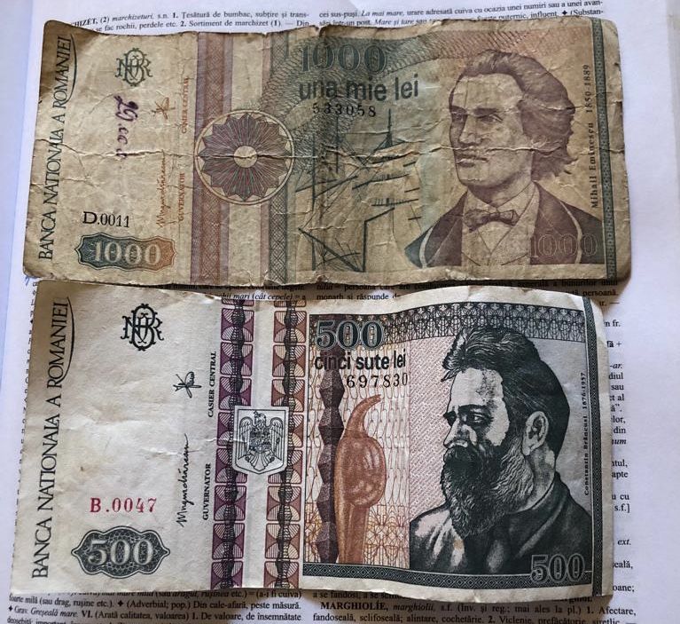 Vând bancnote vechi romanesti de 1000 lei si 500 lei !