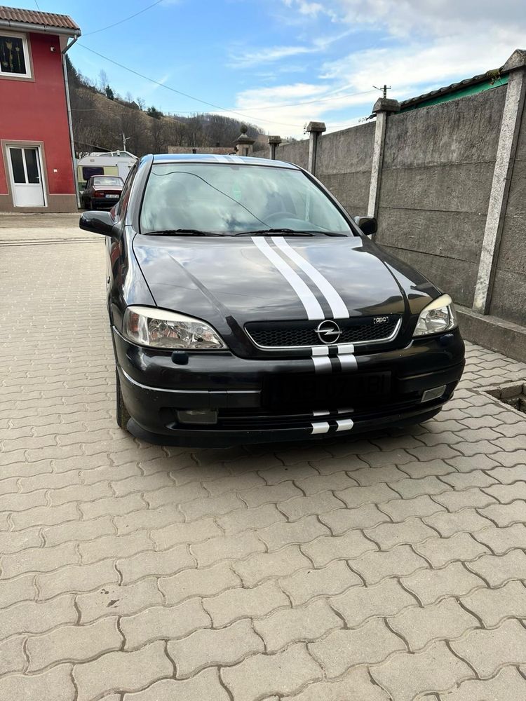 Vand Opel Asta 1.6 benzina