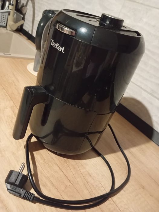 Vând friteuză cu aer cald Tefal Easy Fry Compact EY101815, 1.6L, 1030W