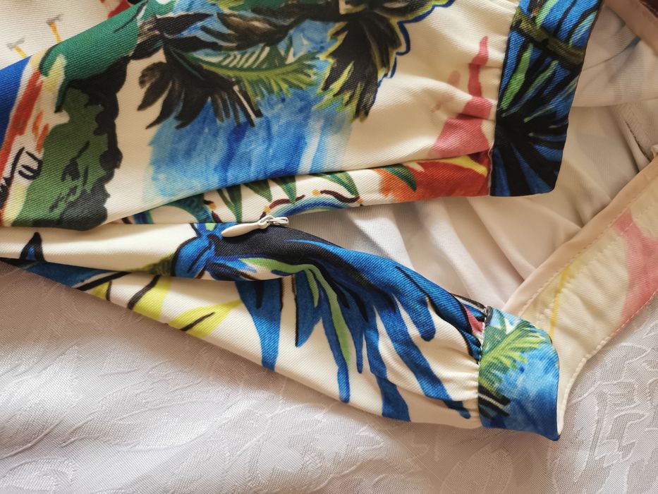 Разкроена пола в пъстри цветове