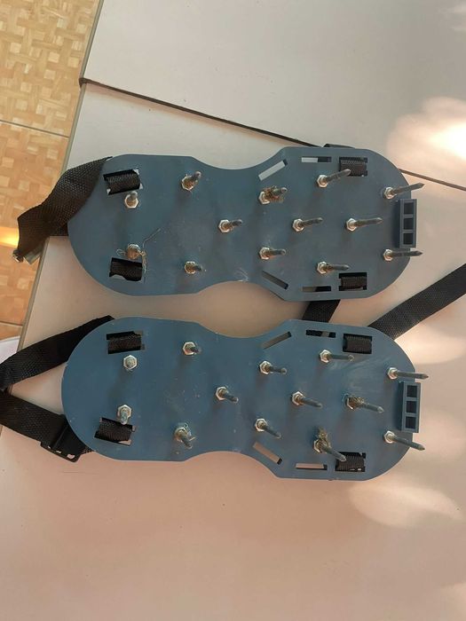 Crampoane pentru munte