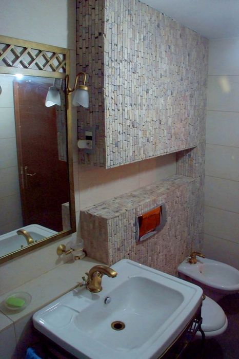 ONEȘTI - Închirieriez, doar pe termen lung, apartament nemobilat 3cam