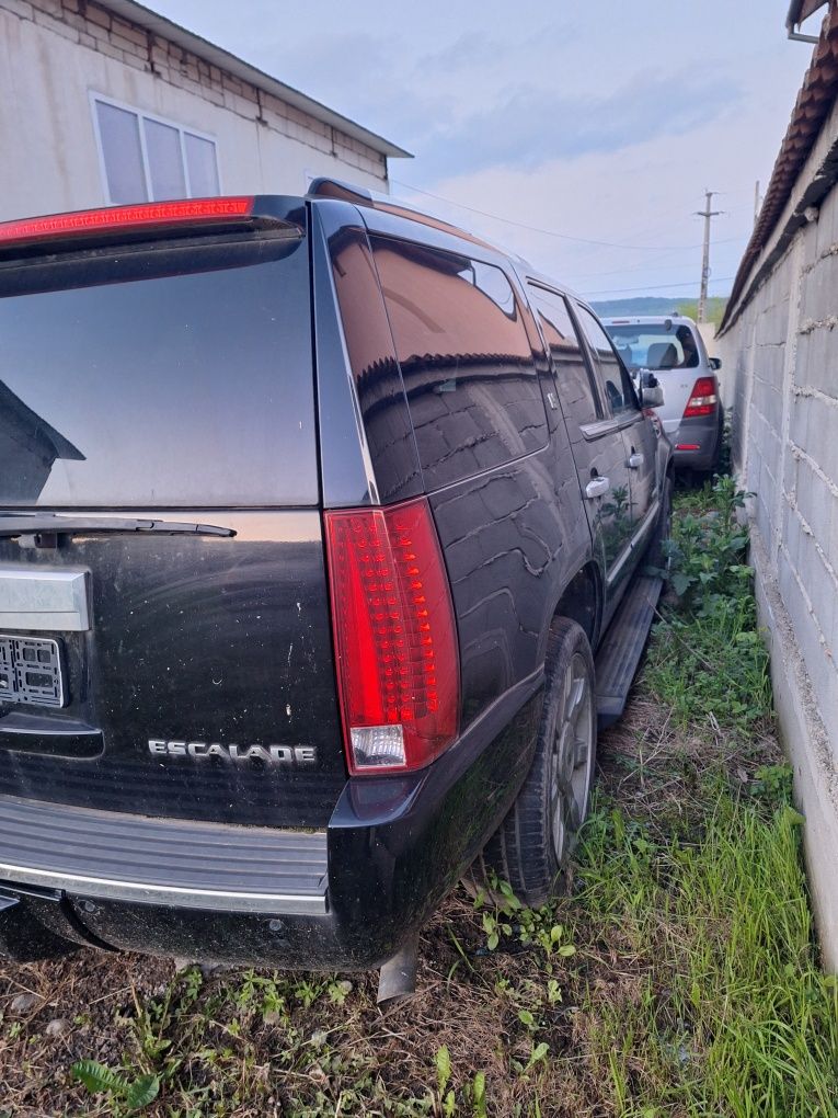 Cadillac escalade pentru piese