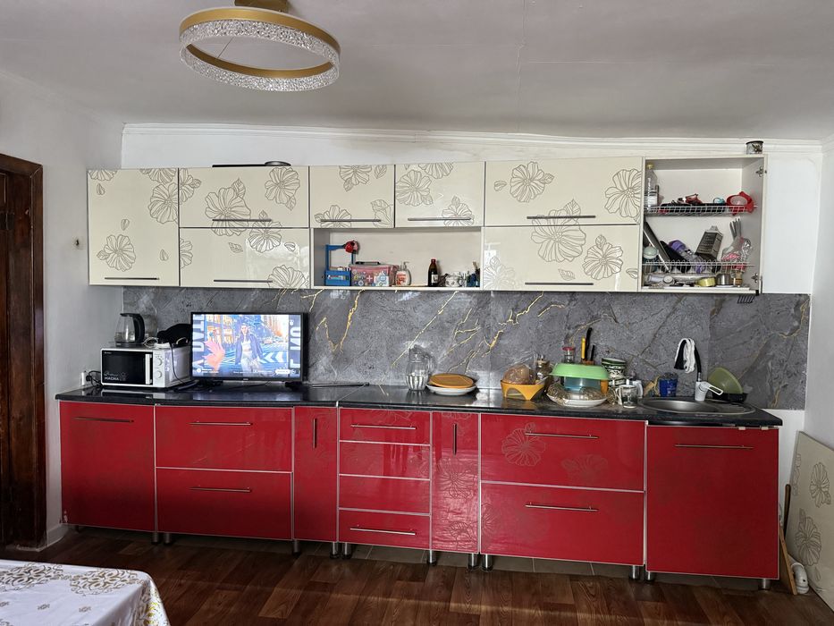 Кухонный гарнитур с размером 380м