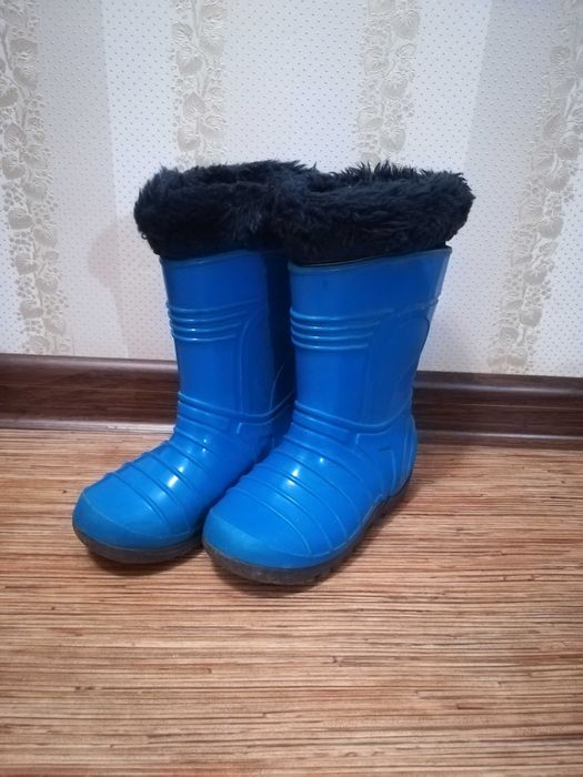Резиновые детские сапоги