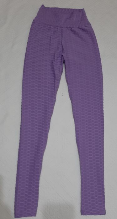 Colanti sport de culoare mov marimea S,noi fara eticheta.
Dim.talie 28