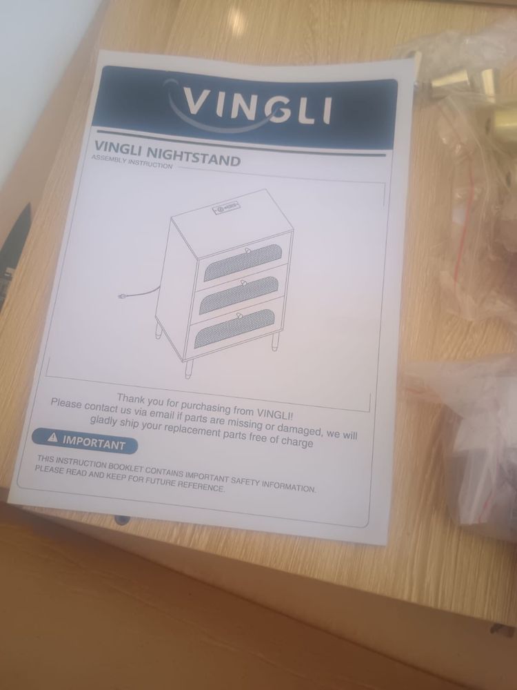 Vand noptiera Vingli