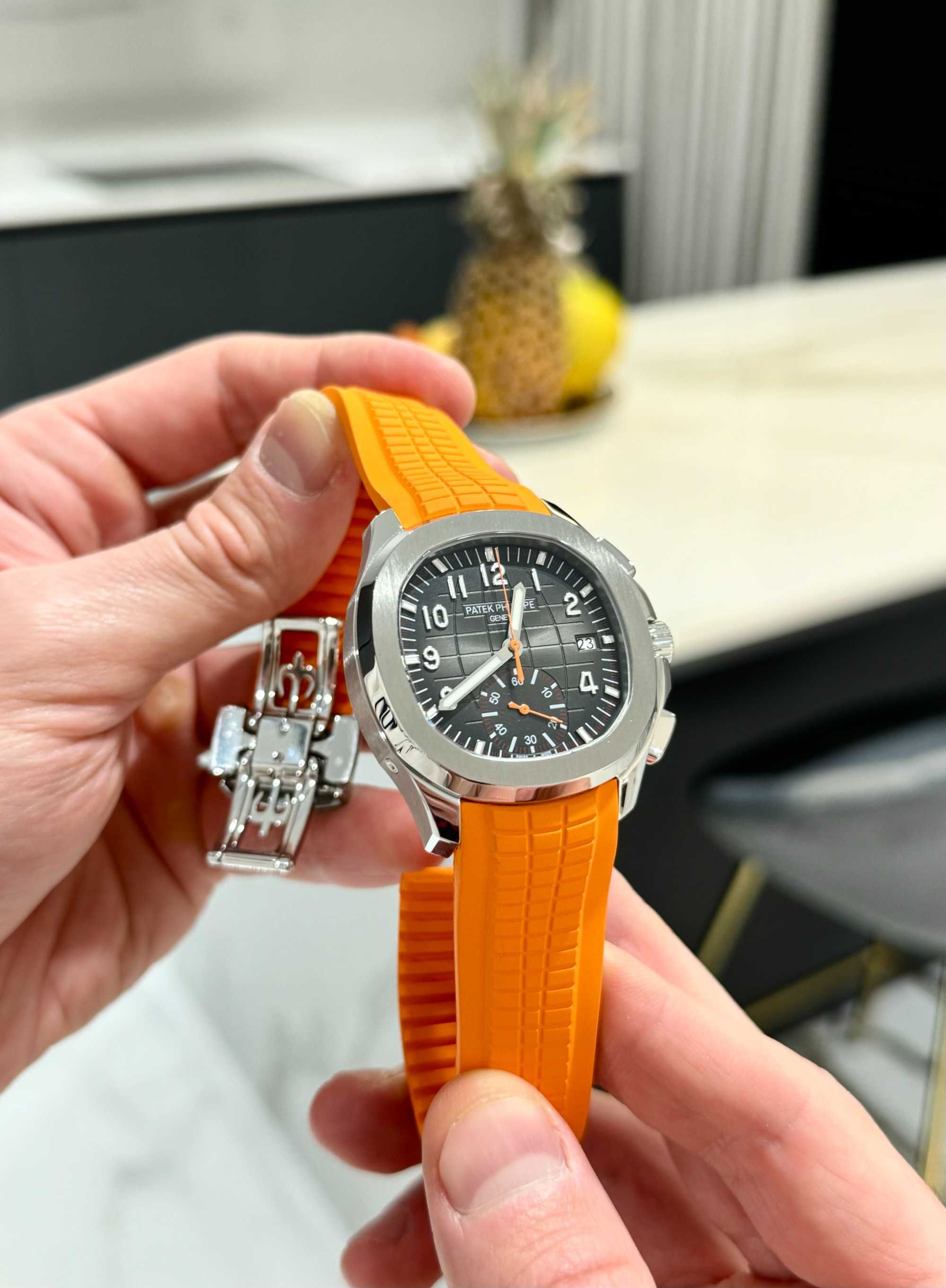 Patek Philippe Aquanaut Chrono оранжево