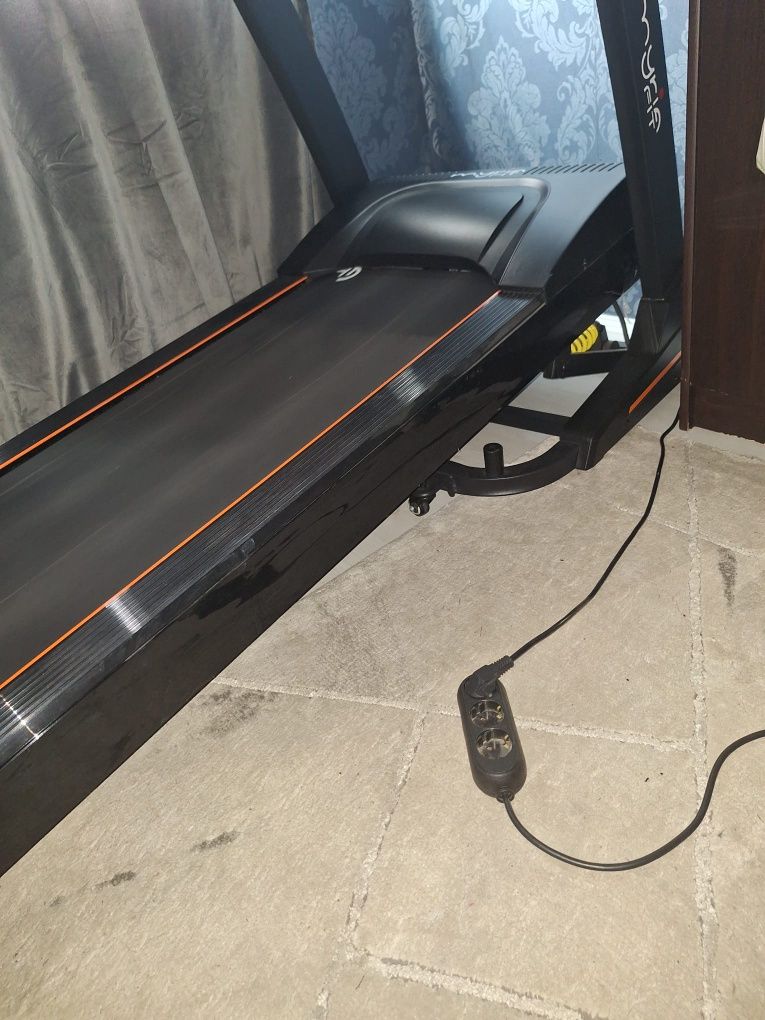 Vând banda de alergat Myria MY2814, pliabila!