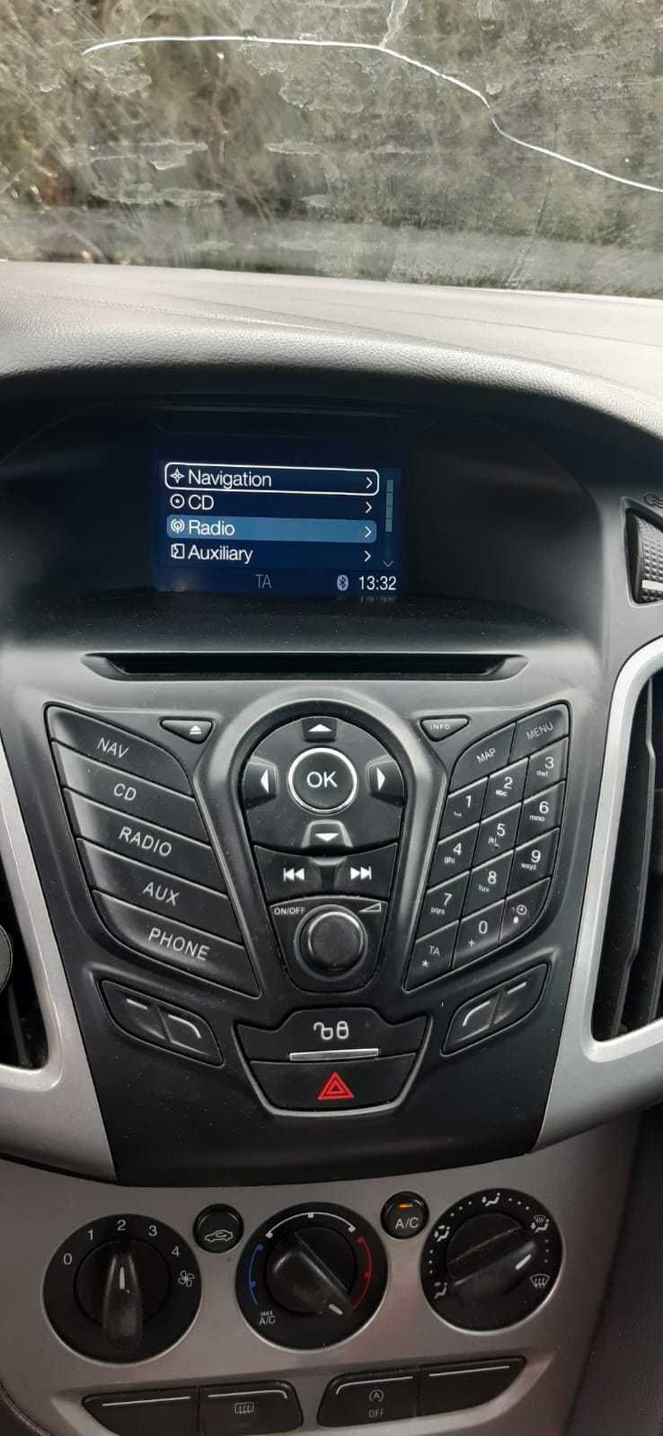 Ford Sync 1 (rama, unitate audio / CD player, ecran/display)