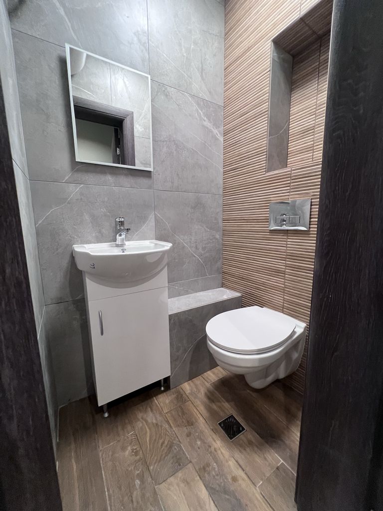 Продава се Четиристаен апартамент в Плевен, 9-ти квартал - 107 кв.м за 1234 €/кв.м - Снимка #5