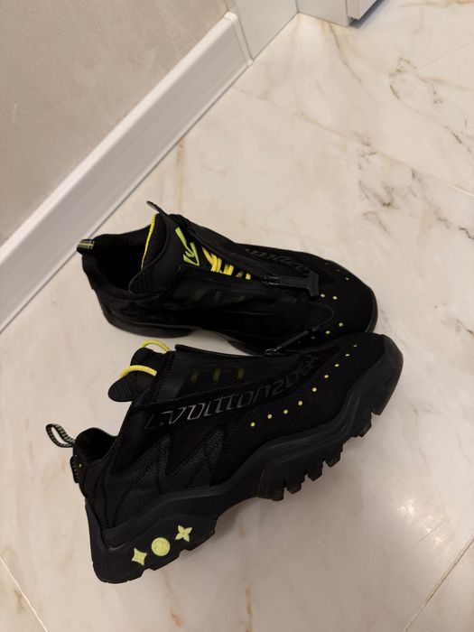 Louis Vuitton обувки