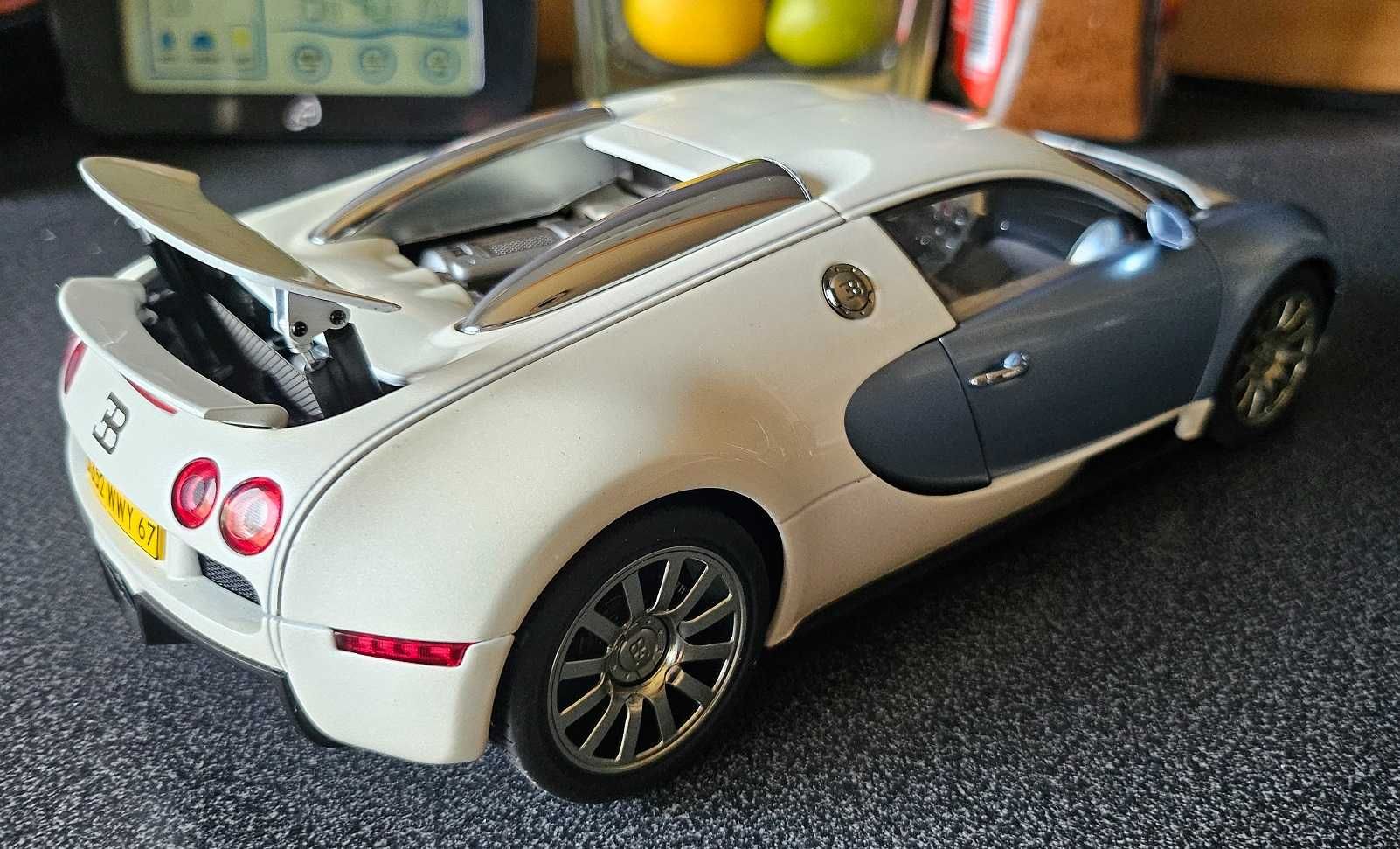 Macheta Bugatti Veyron Production version - AutoArt - 1/18