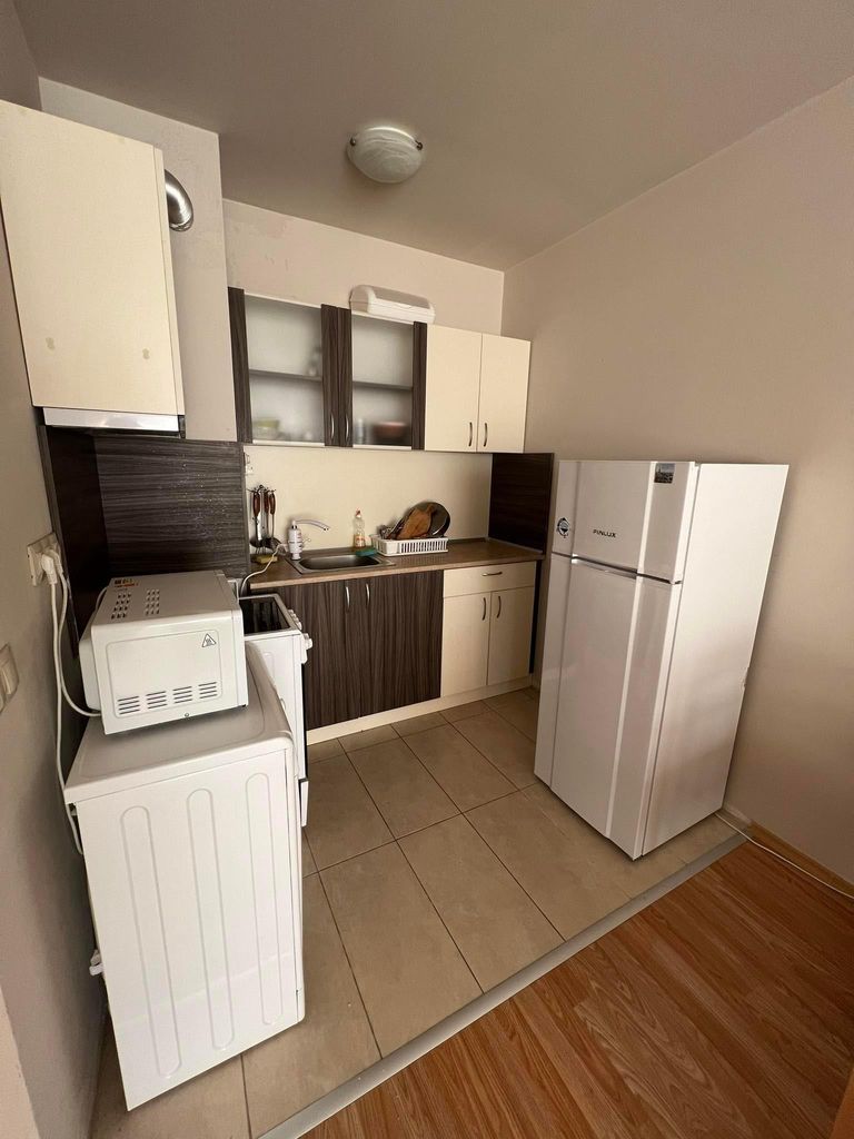 Дава се под наем Двустаен апартамент в Бургас, Сарафово - 70 кв.м за 408 € - Снимка #1