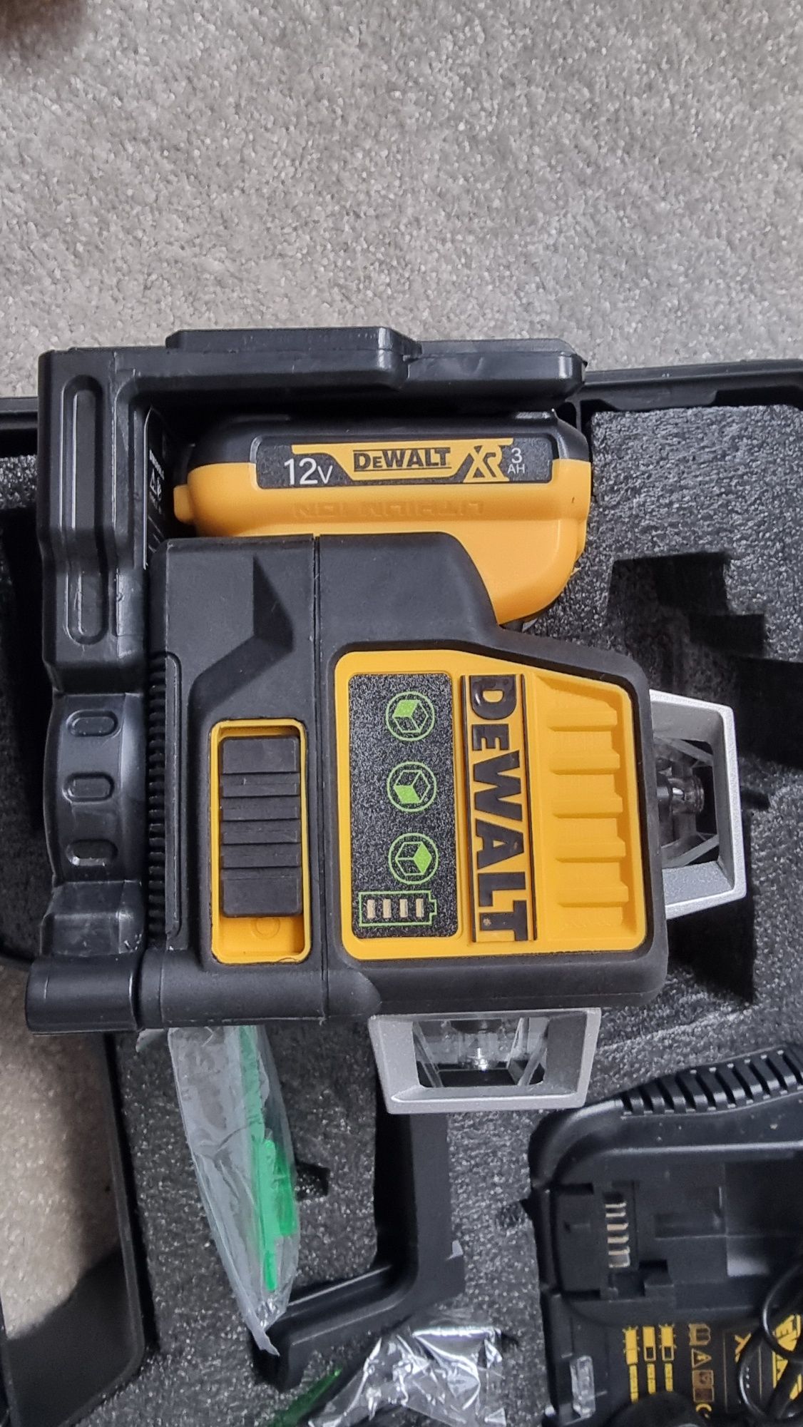Laser Dewalt pentru interior