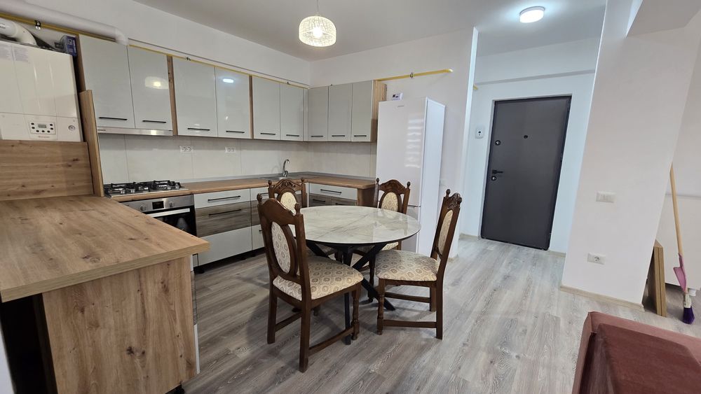 Închiriere apartament 3 camere • 75 mp • 2 băi • Etaj 5 • Loc parcare