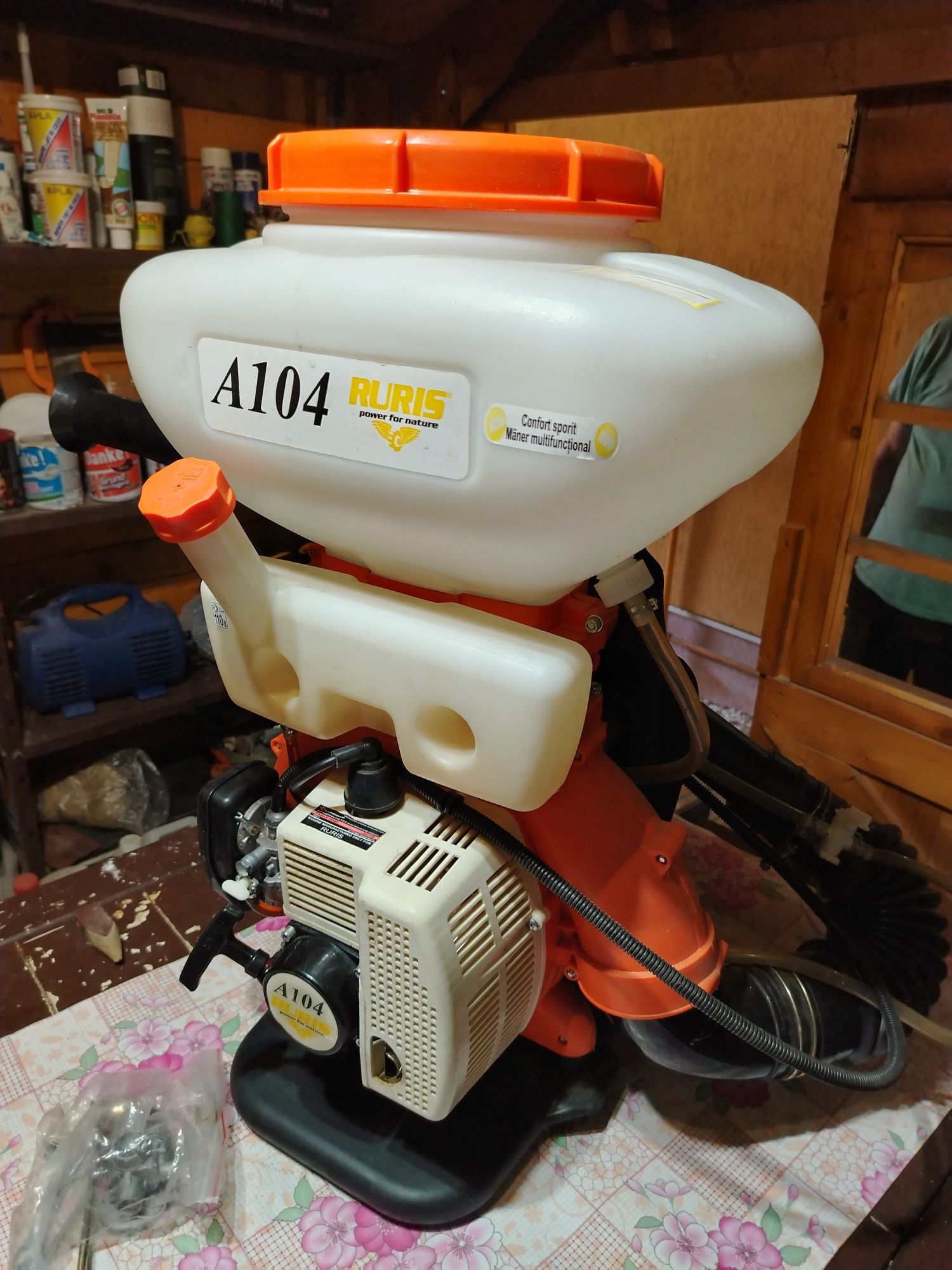 Atomizor aproape nou pe benzină