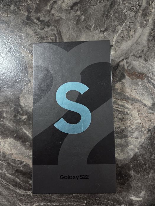 Samsung S22 и подарък case