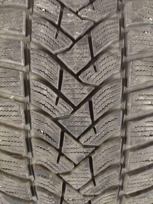 Зимни гуми в перфектно състояние без никакви поражения