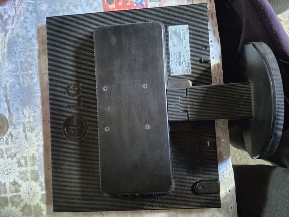 Monitor LG Lcd 19 inchi