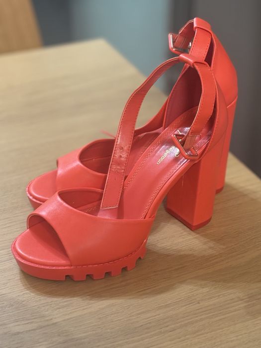 Сетове с дрехи, сако, панталон, топ, обувки