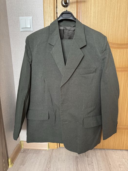 Продается мужской костюм