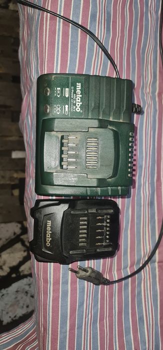 Зарядное устройство