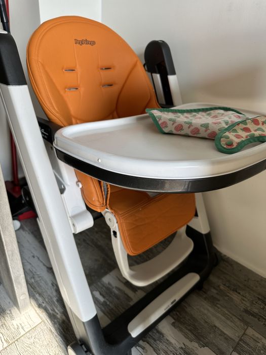 Scaun de masa peg perego 2 in 1 siesta follow me