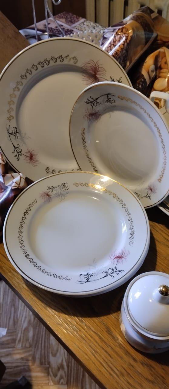 Продам Рижский столовый сервиз.