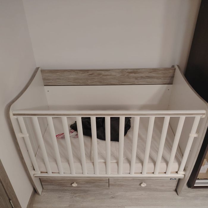 Vand mobilier second hand