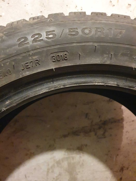 2 бр. 225/50/17 Dunlop Winter Spot 5, зимни гуми