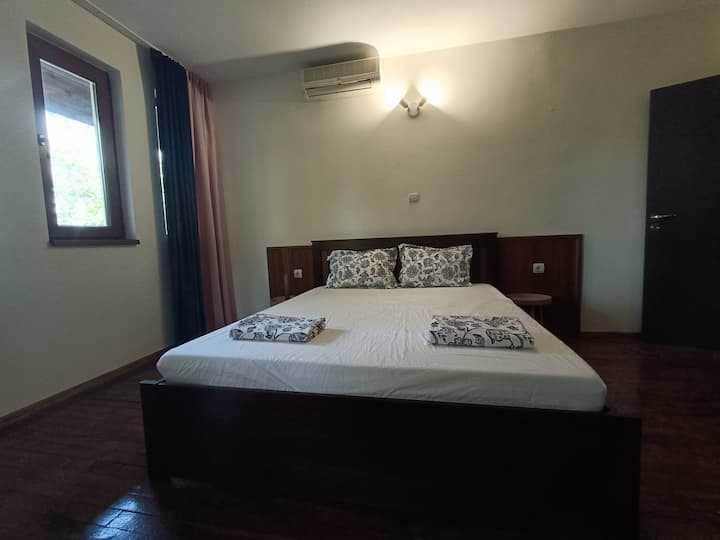 Уютна къща – район Ален Мак!