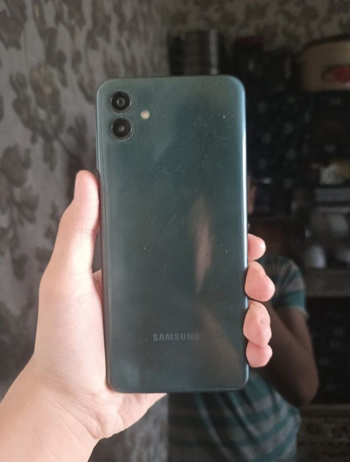 Samsung galaxy a04 sotiladi