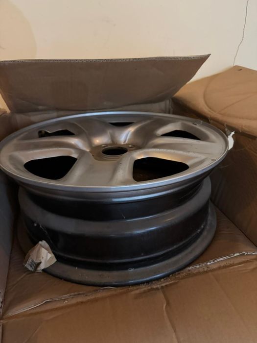 Продается железные диски, в отлияном состоянии